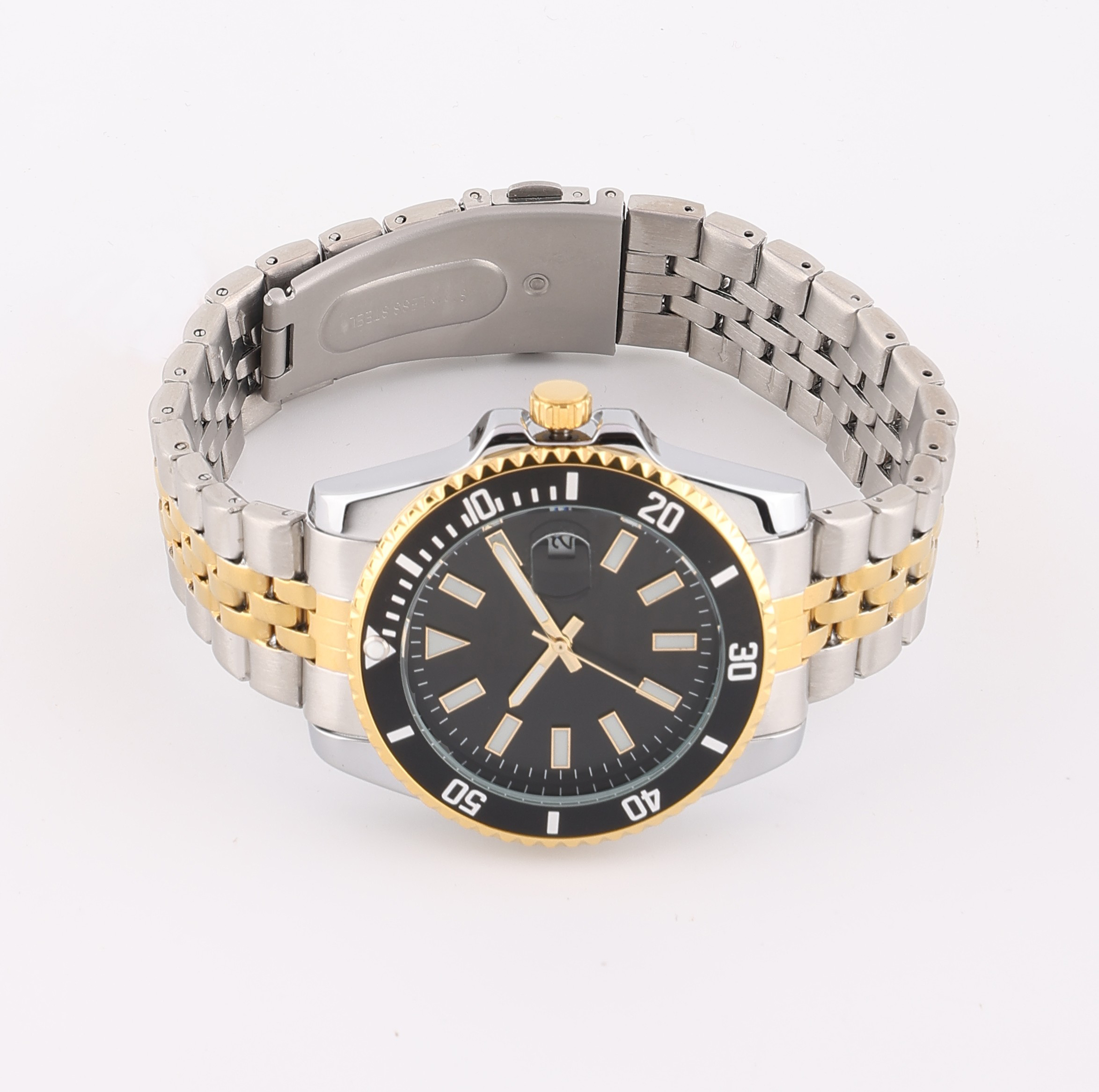 Personalized Diver Signature – Cosmic Black Dial, Jubilee Steel Strap, Gold-Tone Accents, Date Magnifier - Image 8