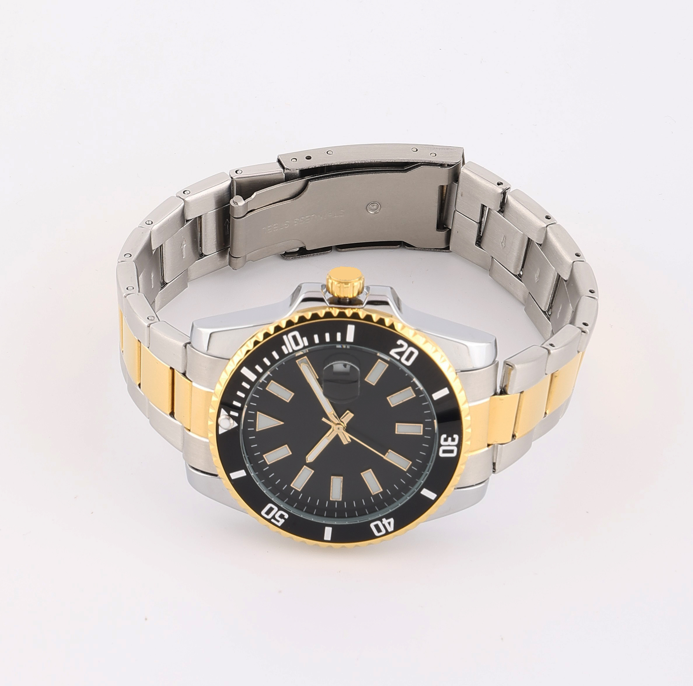 Personalized Diver Signature – Cosmic Black Dial, Steel Strap, Gold-Tone Accents, Date Magnifier - Image 9