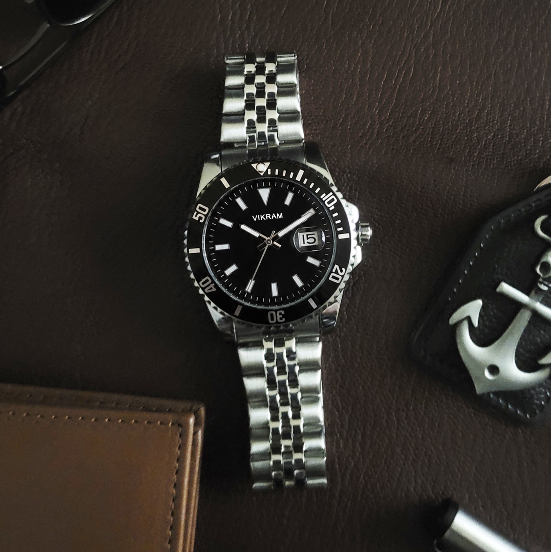 Personalized Diver Signature – Cosmic Black Dial, Jubilee Steel Strap, Date Magnifier - Image 6