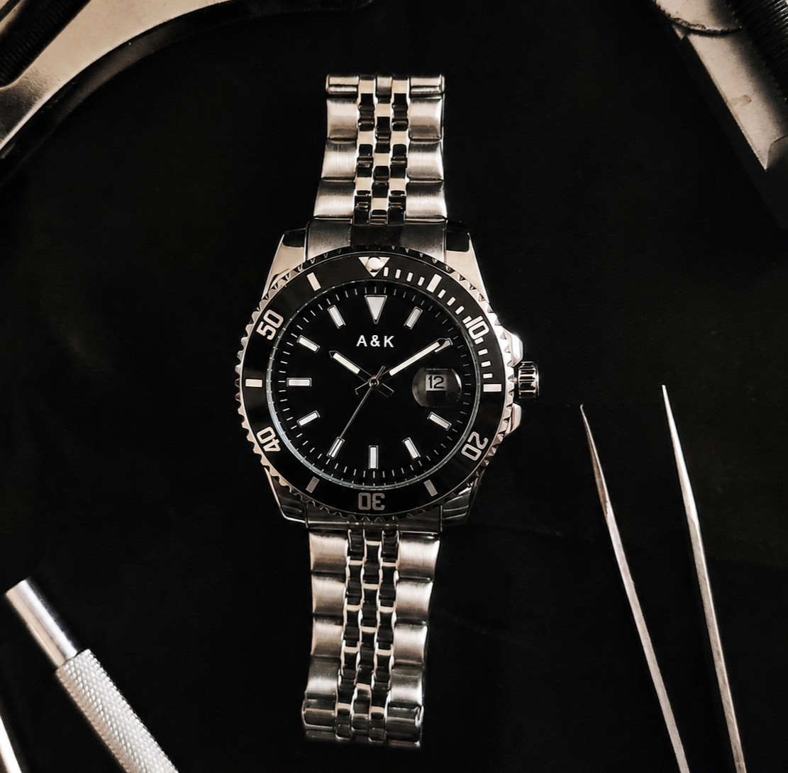 Personalized Diver Signature – Cosmic Black Dial, Jubilee Steel Strap, Date Magnifier - Image 3